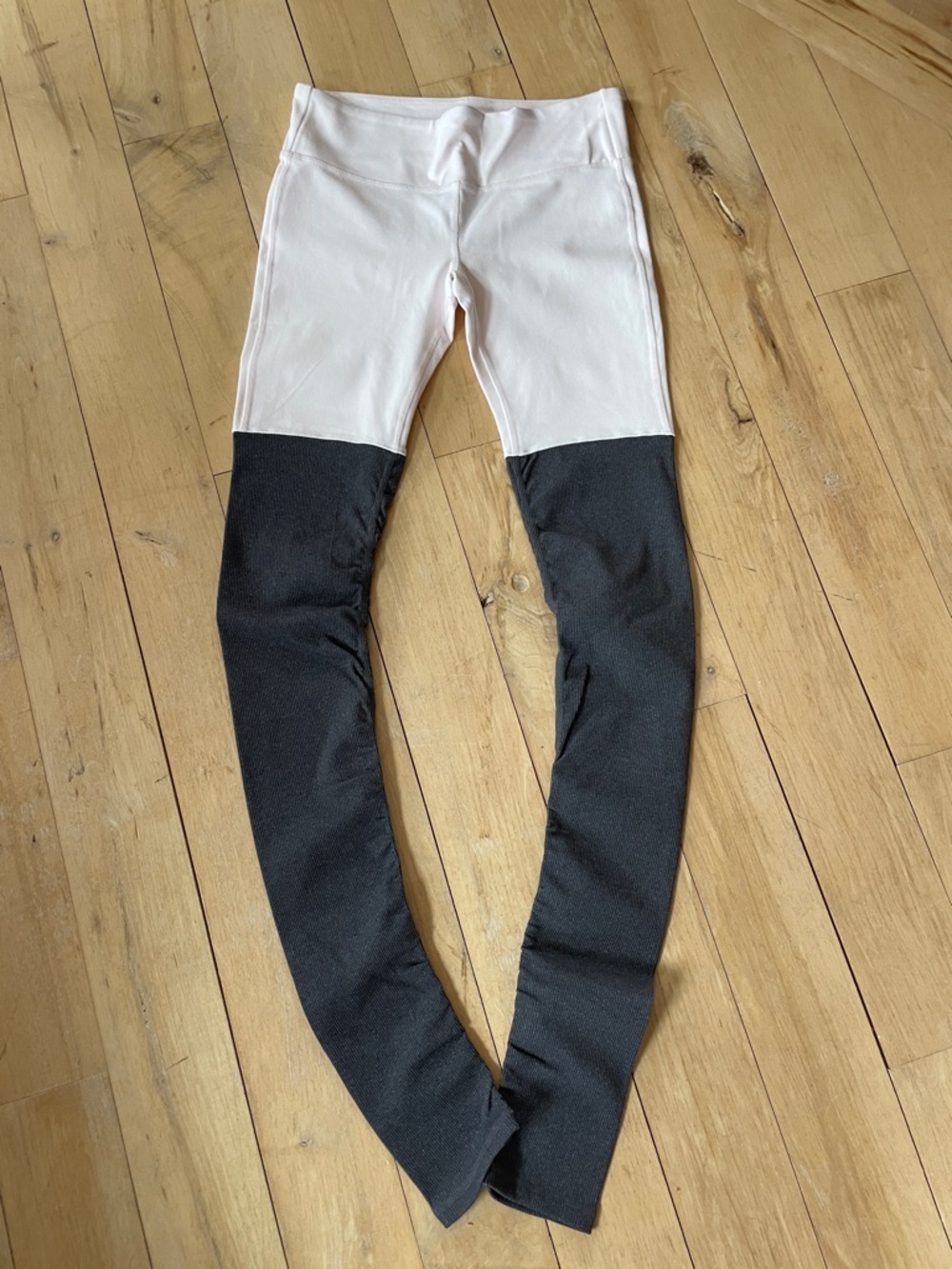 ALO Yoga Two-Tone White and Black Leggings